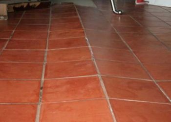 Nền nhà bị phồng rộp nguyên nhân và cách khác phục