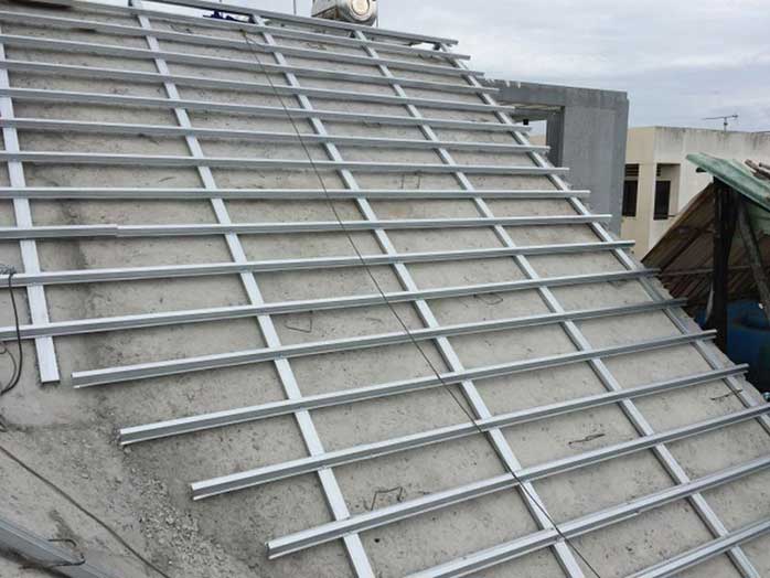 Đổ mái bê tông dán ngói mới có thể cải tạo tầng áp mái thành phòng ngủ, phòng làm việc