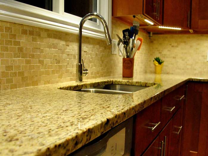 Đá granit là chất liệu hoàn hảo cho bàn bếp​