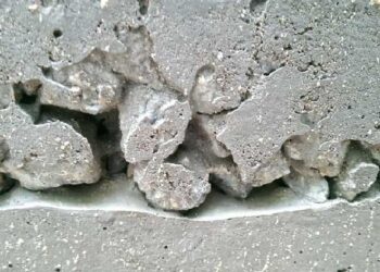 NGUYÊN NHÂN VÀ CÁCH XỬ LÝ CỘT BÊ TÔNG BỊ RỖ