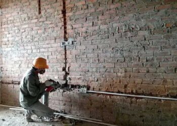 CÓ NÊN ĐI ĐƯỜNG ĐIỆN ÂM TƯỜNG KHÔNG ?